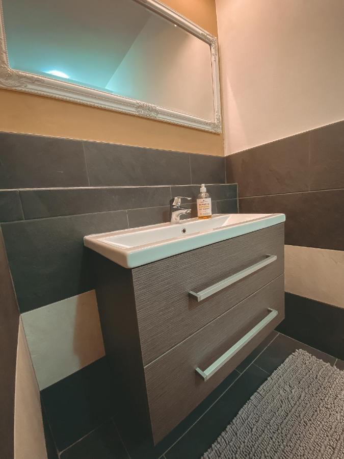 Apartment L'Envers อาออสตา ภายนอก รูปภาพ